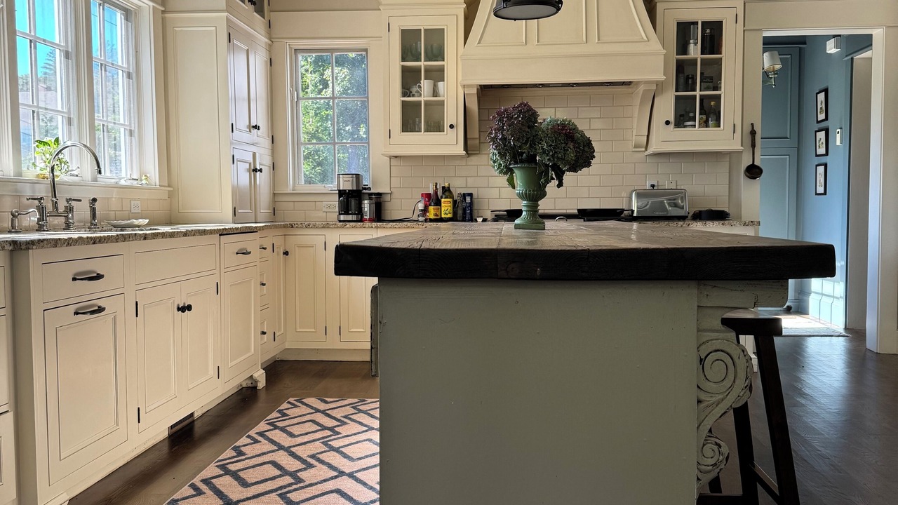 Photo of Kitchen in South Duxbury