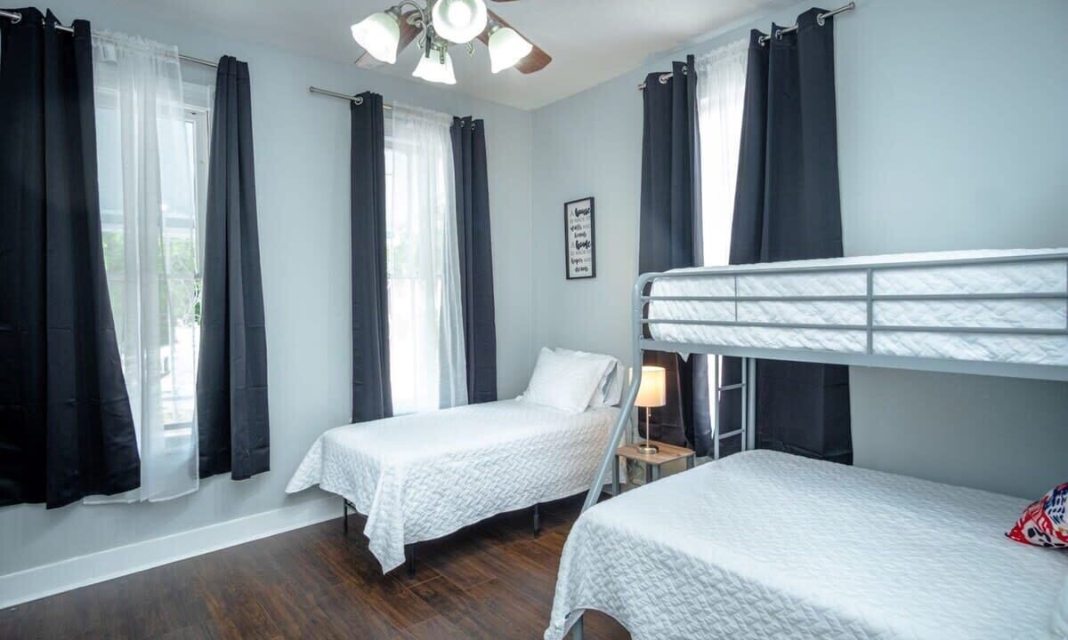 Photo of Bedroom in Five Points