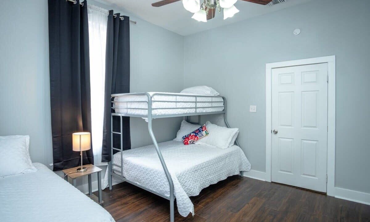 Photo of Bedroom in Five Points