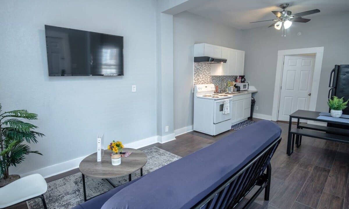 Photo of Livingroom in Five Points