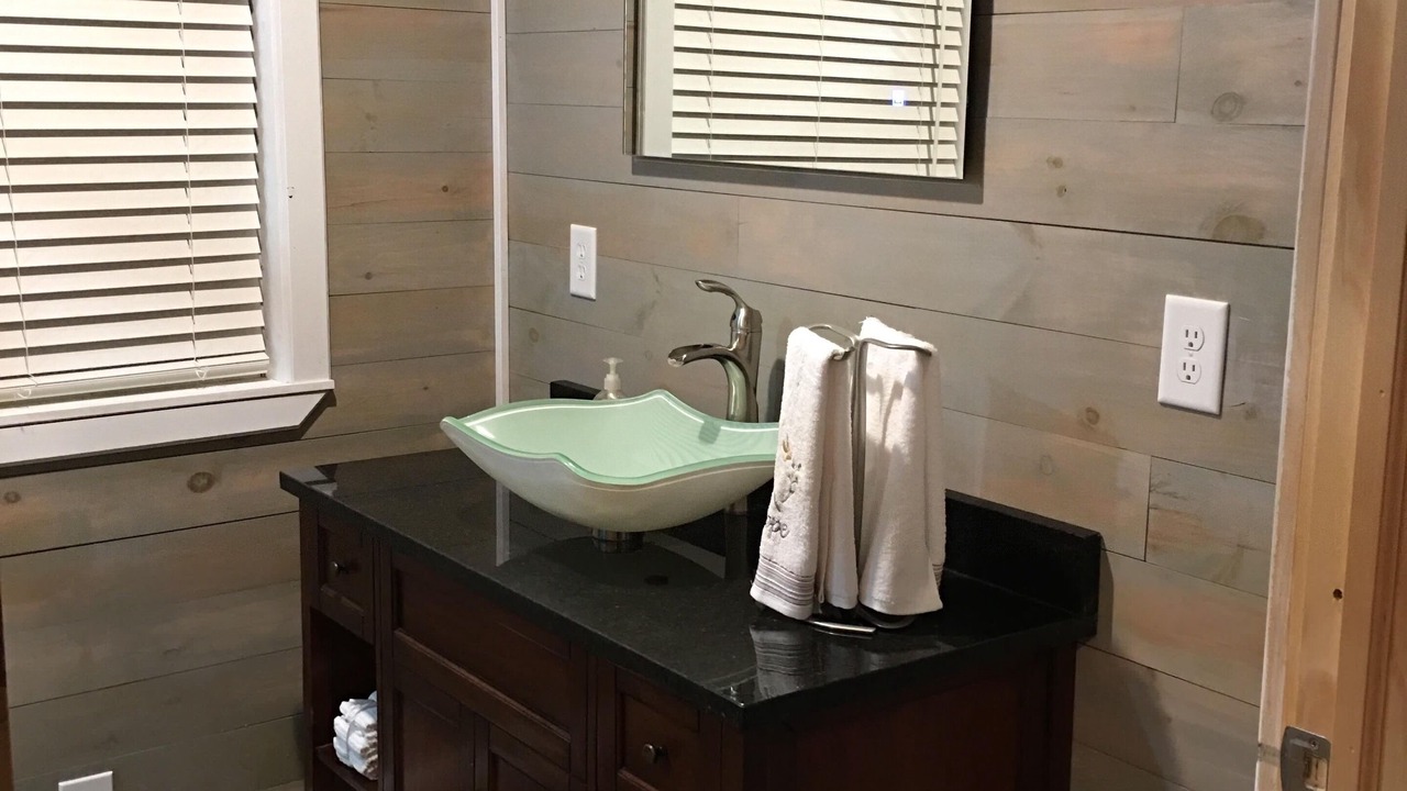 Photo of Bathroom in Doniphan