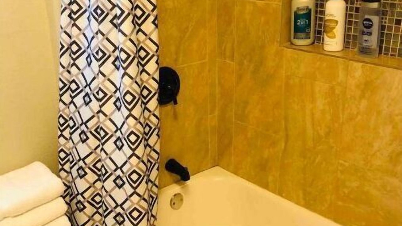 Photo of Bathroom in Historic Garderns