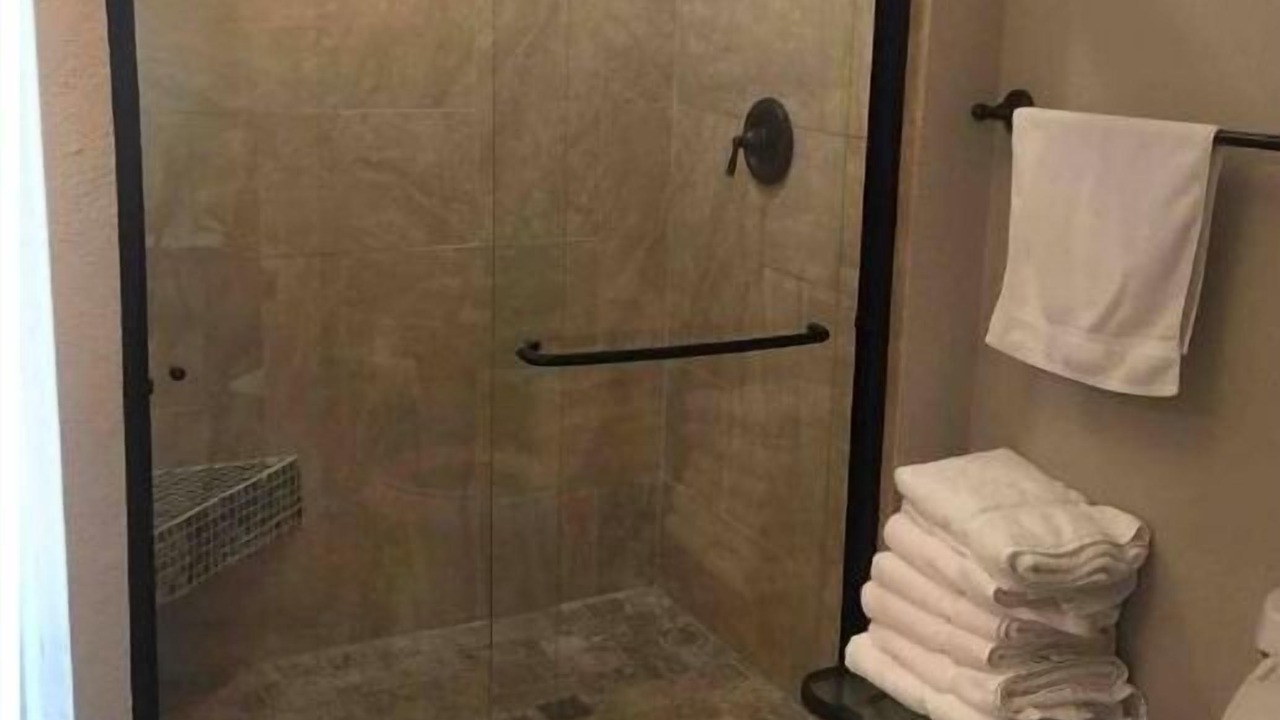 Photo of Bathroom in Historic Garderns