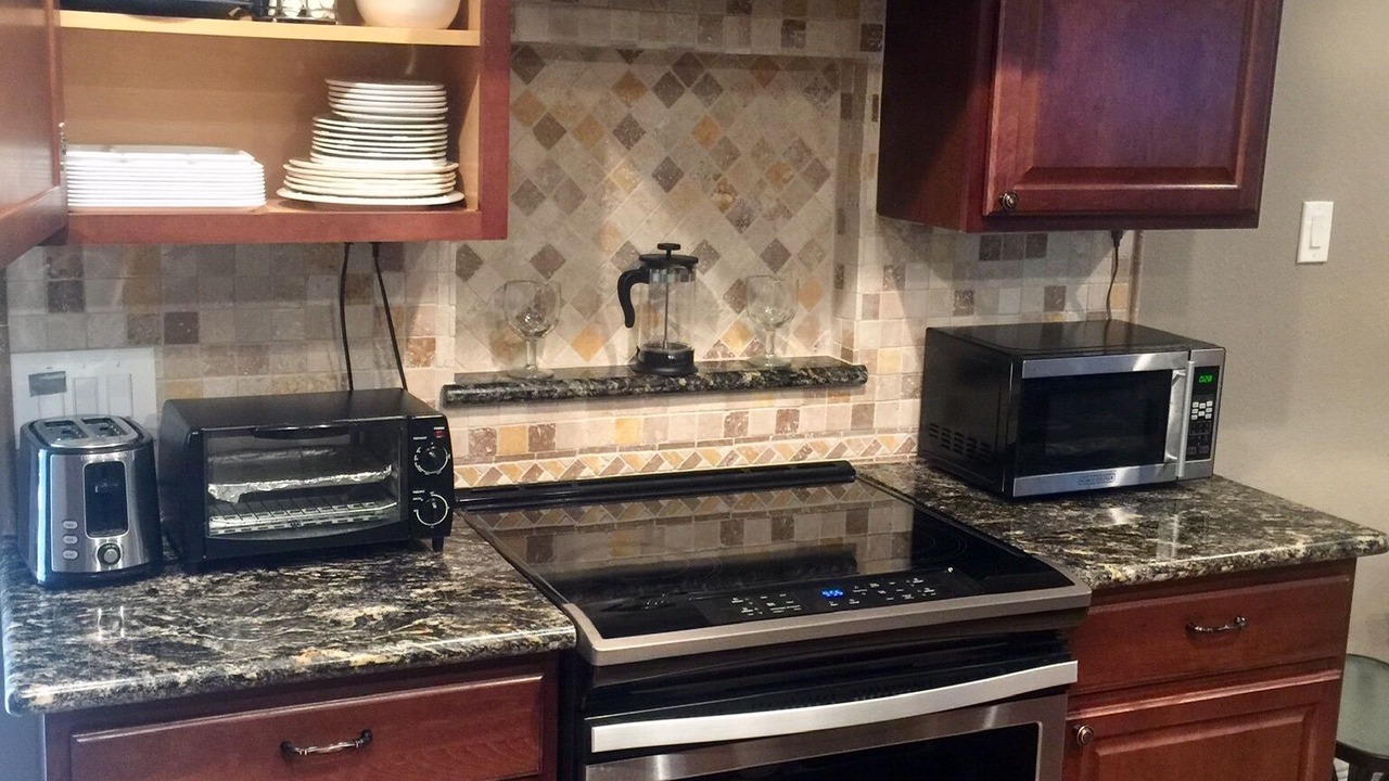 Photo of Kitchen in Historic Garderns