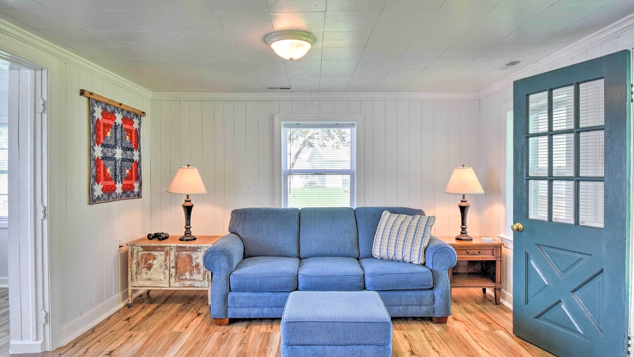 Photo of Bedroom in Deltaville