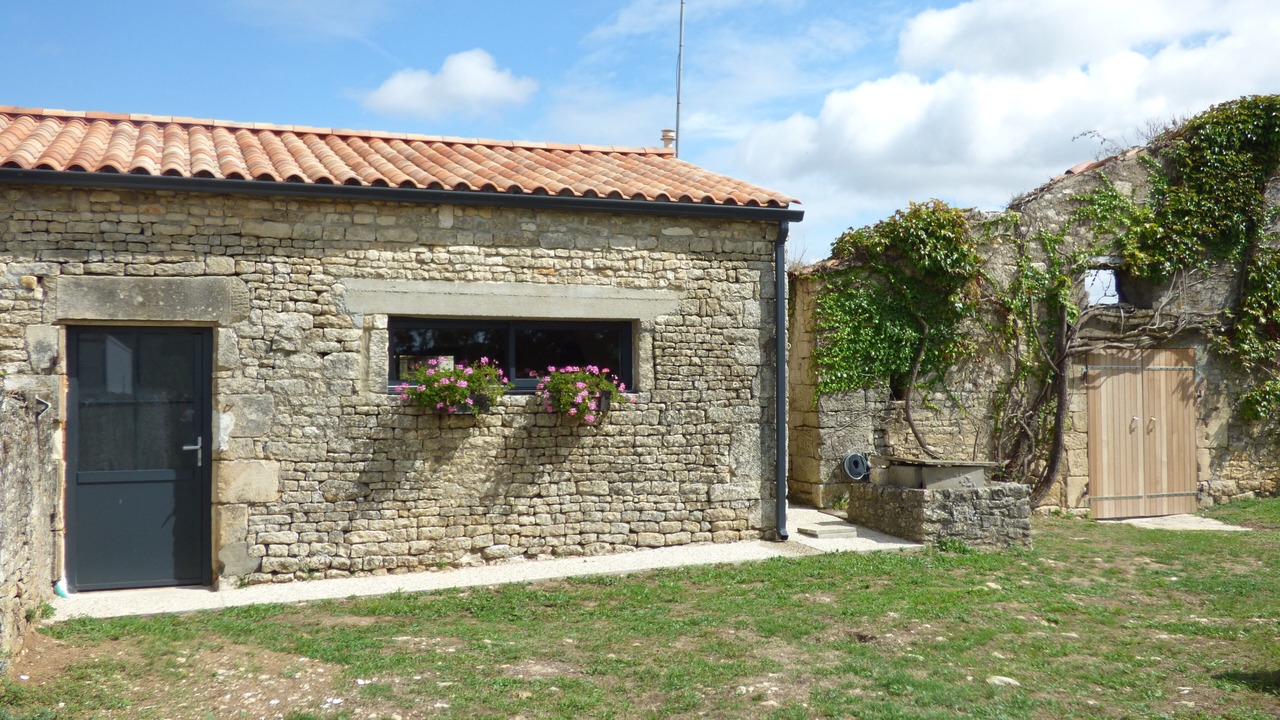 Photo of Outdoor in Sainte-Gemme-la-Plaine