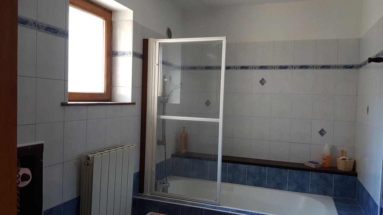 Photo of Bathroom in Menerbes