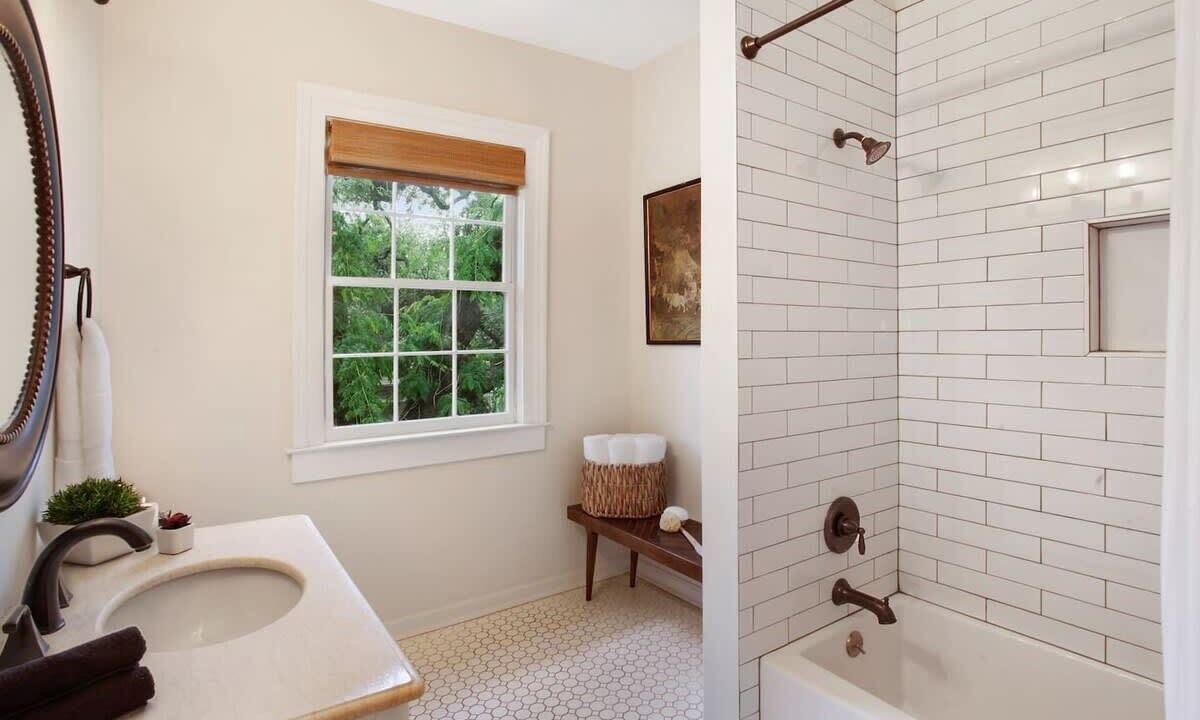 Photo of Bathroom in Beach Institute