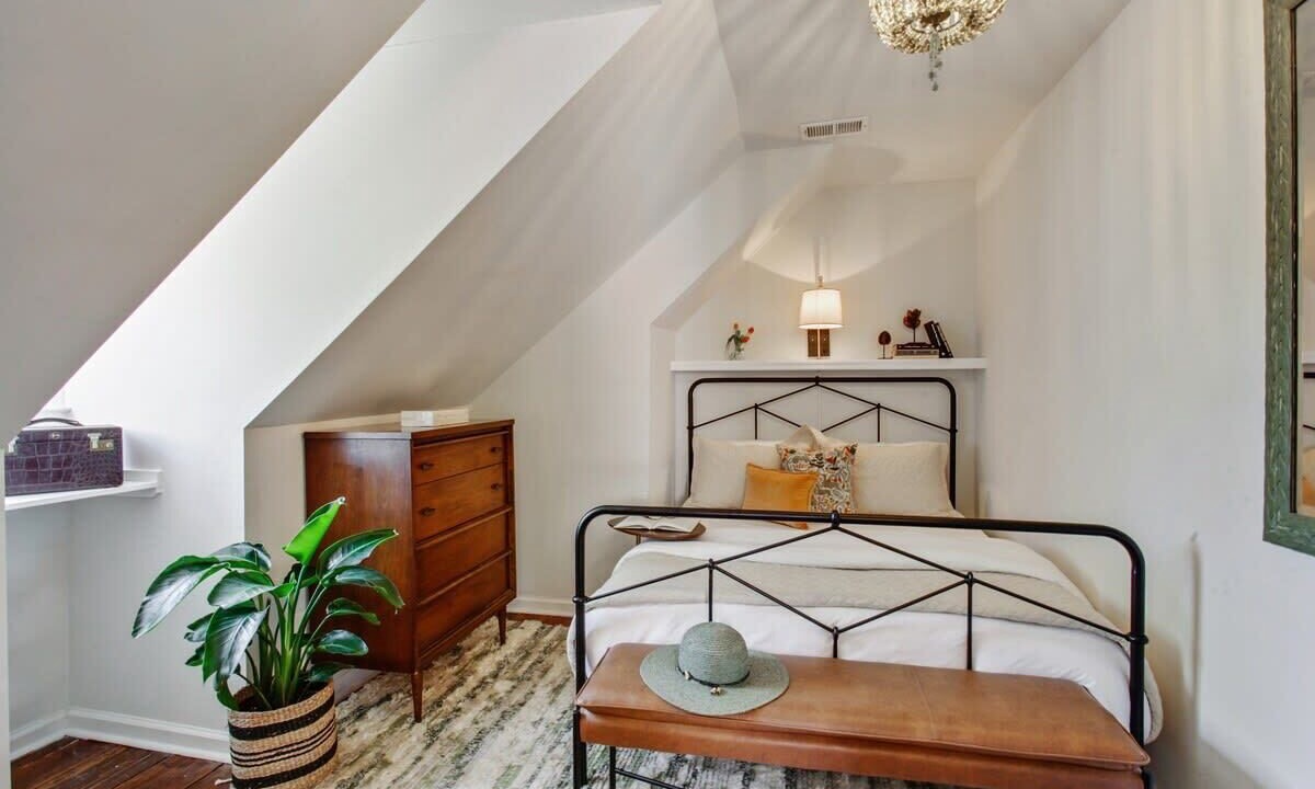 Photo of Bedroom in Beach Institute