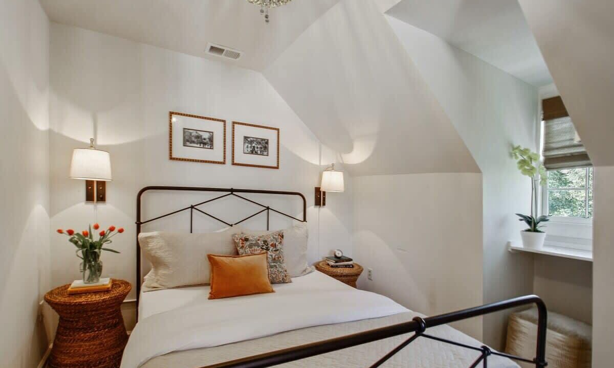 Photo of Bedroom in Beach Institute