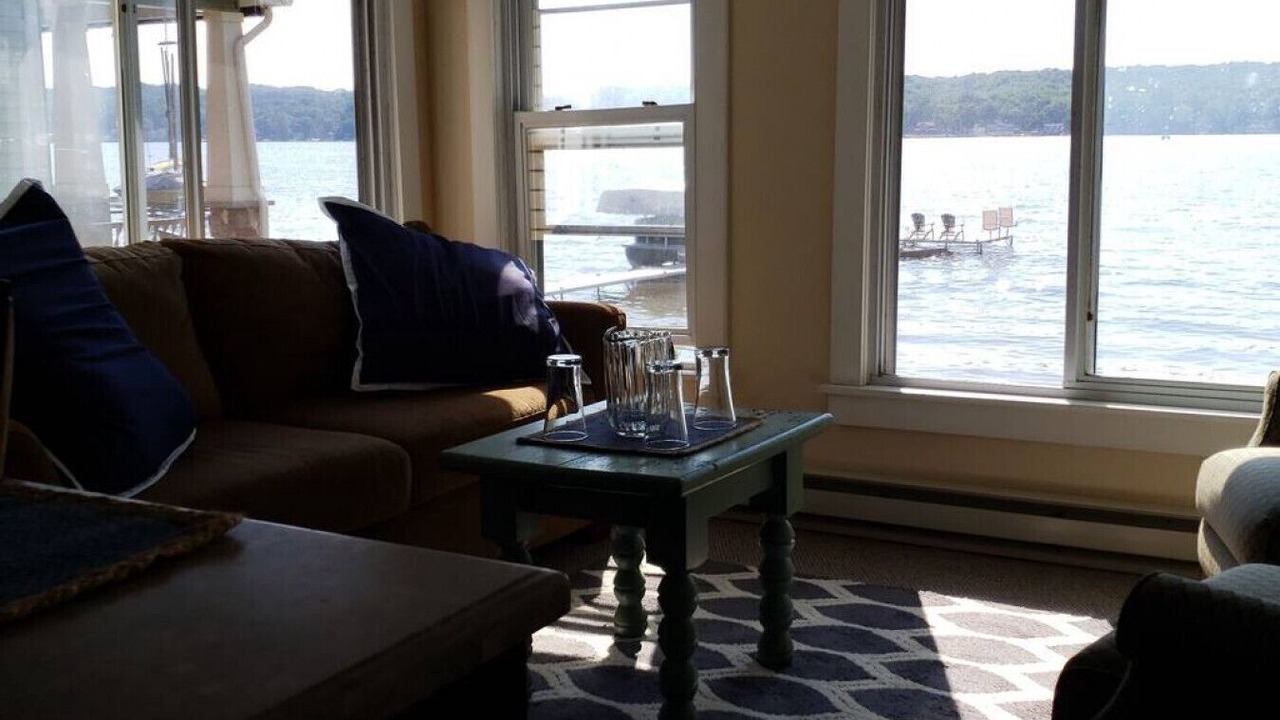 Photo of Livingroom in Livonia