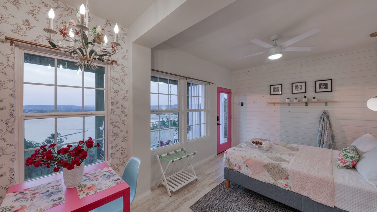Photo of Bedroom in Lago Vista