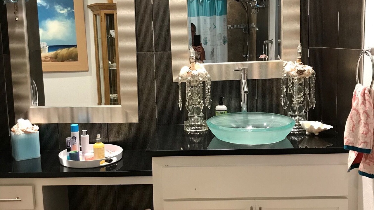 Photo of Bathroom in Redlick