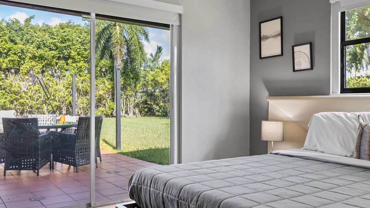 Photo of Bedroom in Ludlam