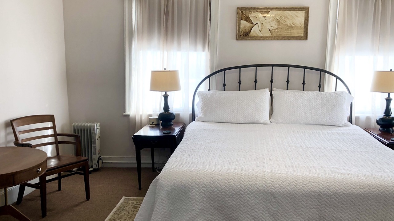 Photo of Bedroom in Lansing