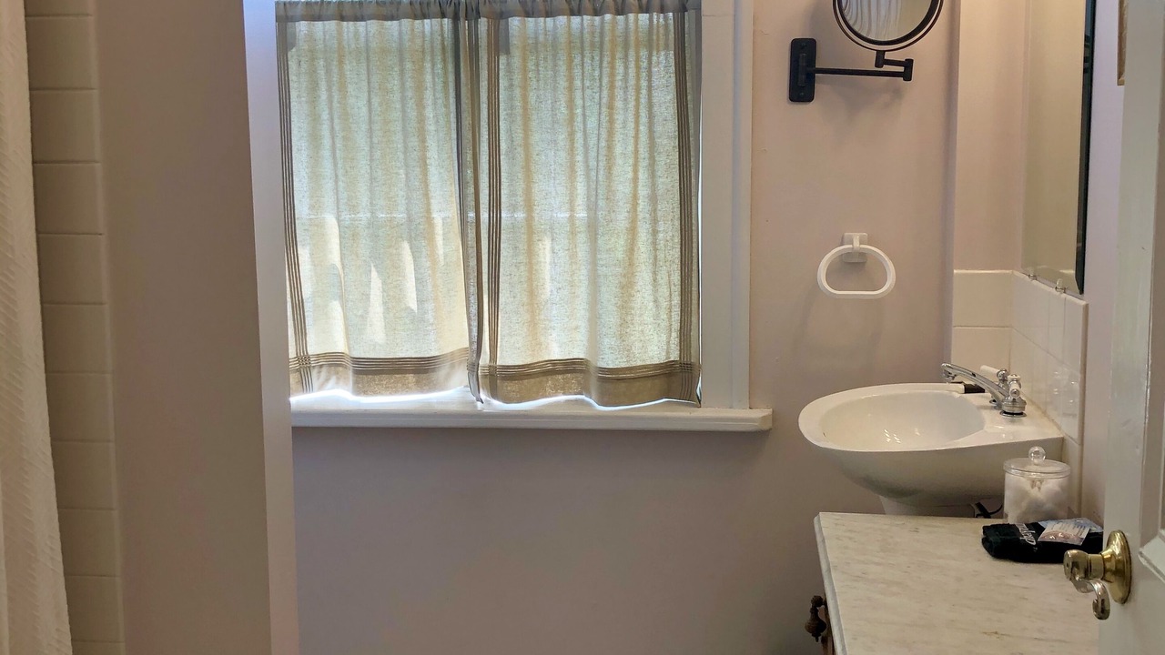 Photo of Bedroom in Lansing