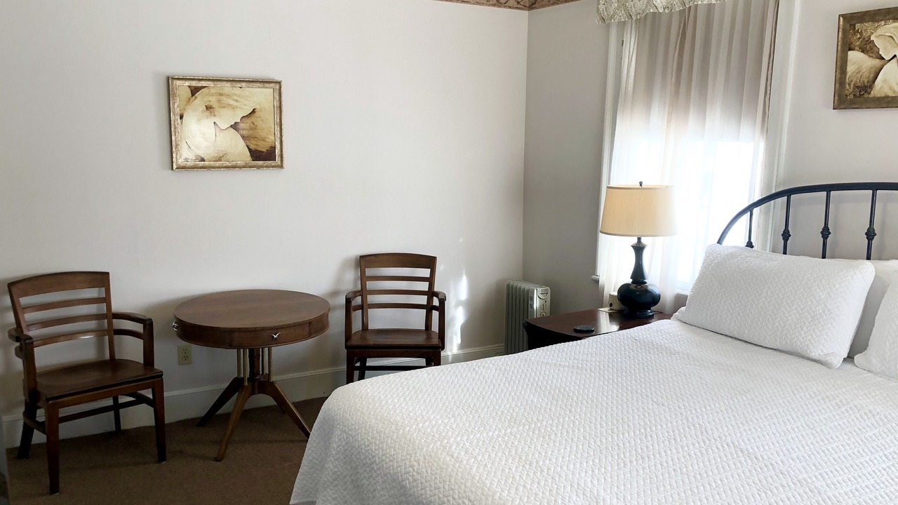 Photo of Bedroom in Lansing