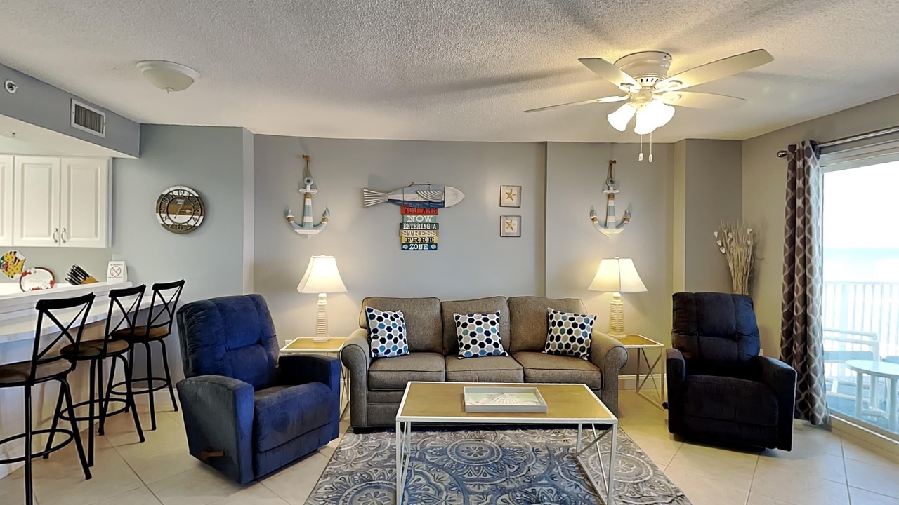 Photo of Livingroom in Seawinds Condo