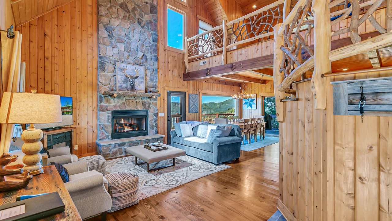 Photo of Livingroom in Sapphire