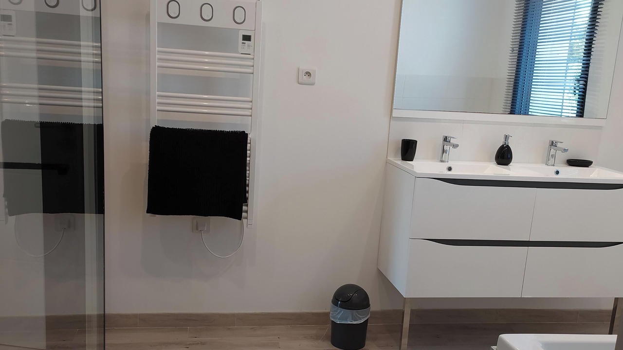 Photo of Bathroom in Hesdin-l'Abbe