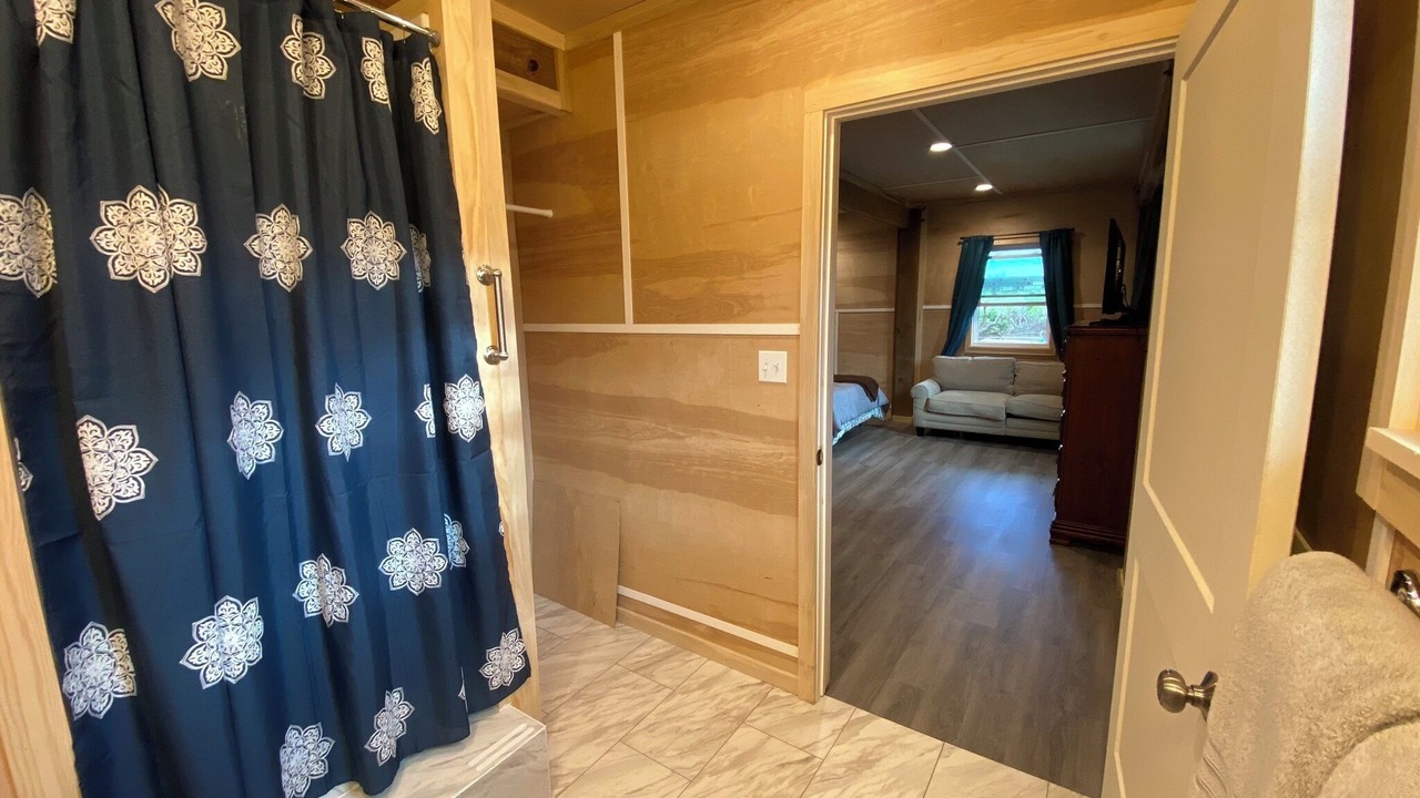 Photo of Bedroom in Waves