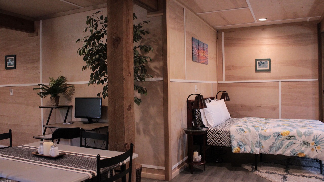 Photo of Bedroom in Waves