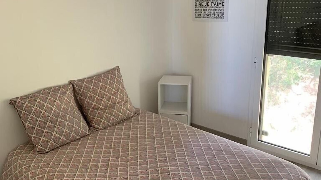 Photo of Bedroom in Gap