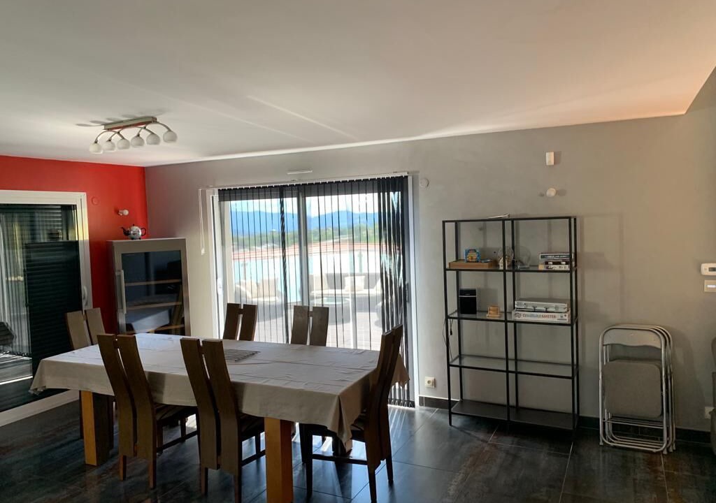 Photo of Others in Gap