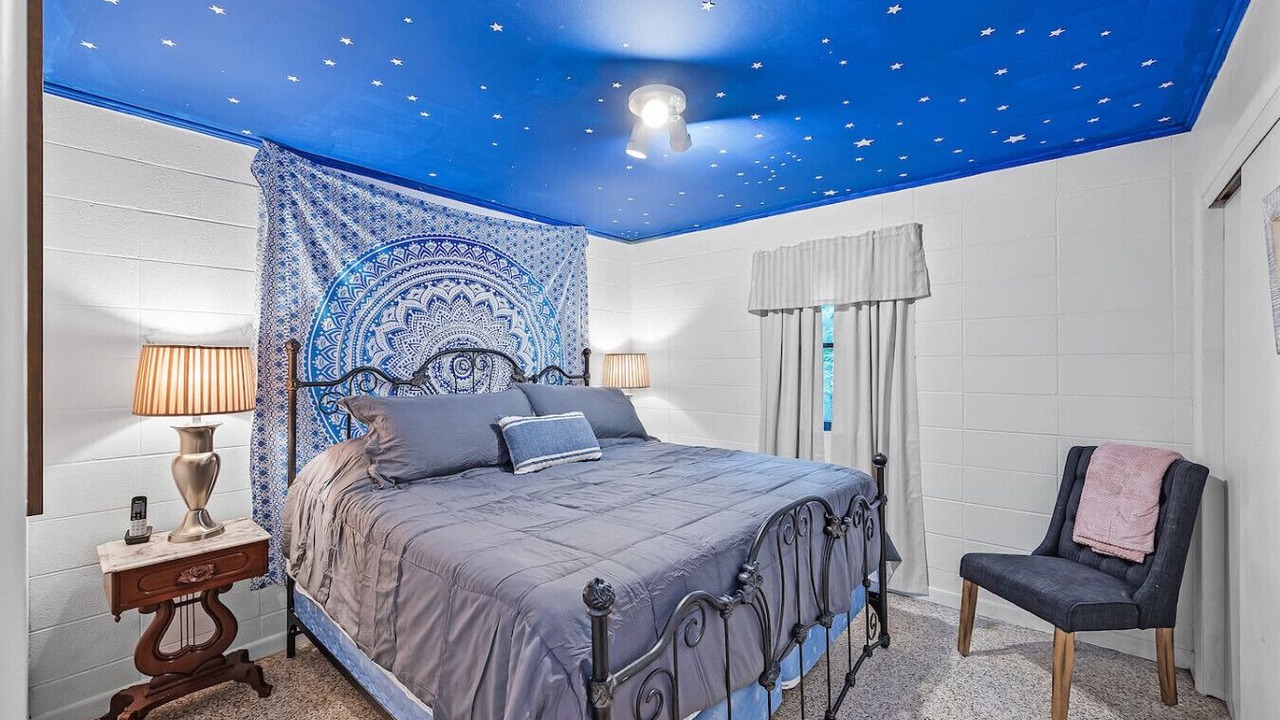 Photo of Bedroom in Parsons