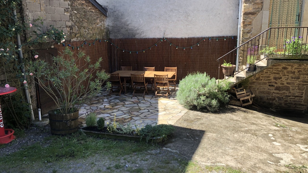 Photo of Outdoor in Connac
