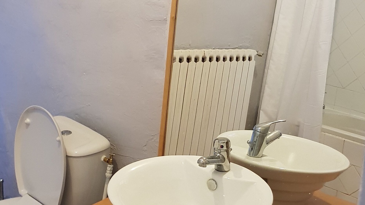 Photo of Bathroom in Chateau-Gontier