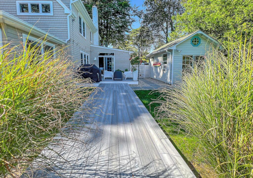 Photo of Patio Balcony in East Quogue