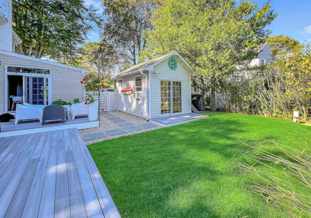 Photo of Patio Balcony in East Quogue