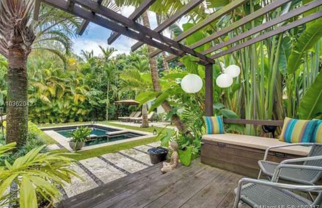 Photo of Patio Balcony in El Portal