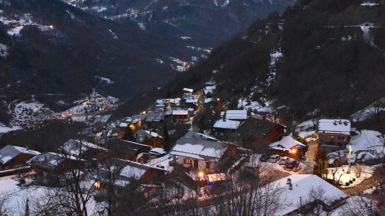 Photo of Others in Great Alpine Road