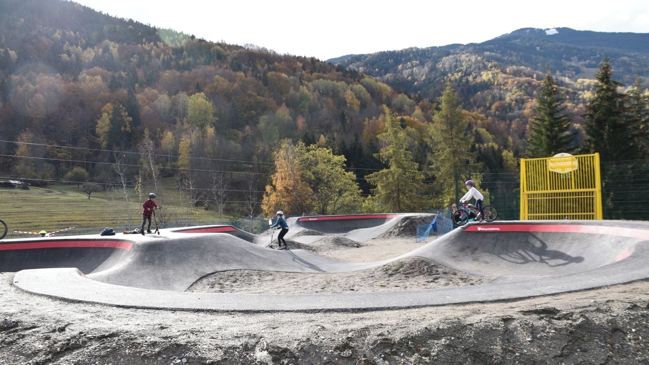 Photo of Others in Great Alpine Road