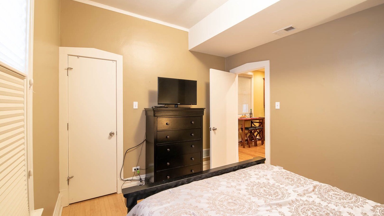 Photo of Bedroom in Roscoe Village