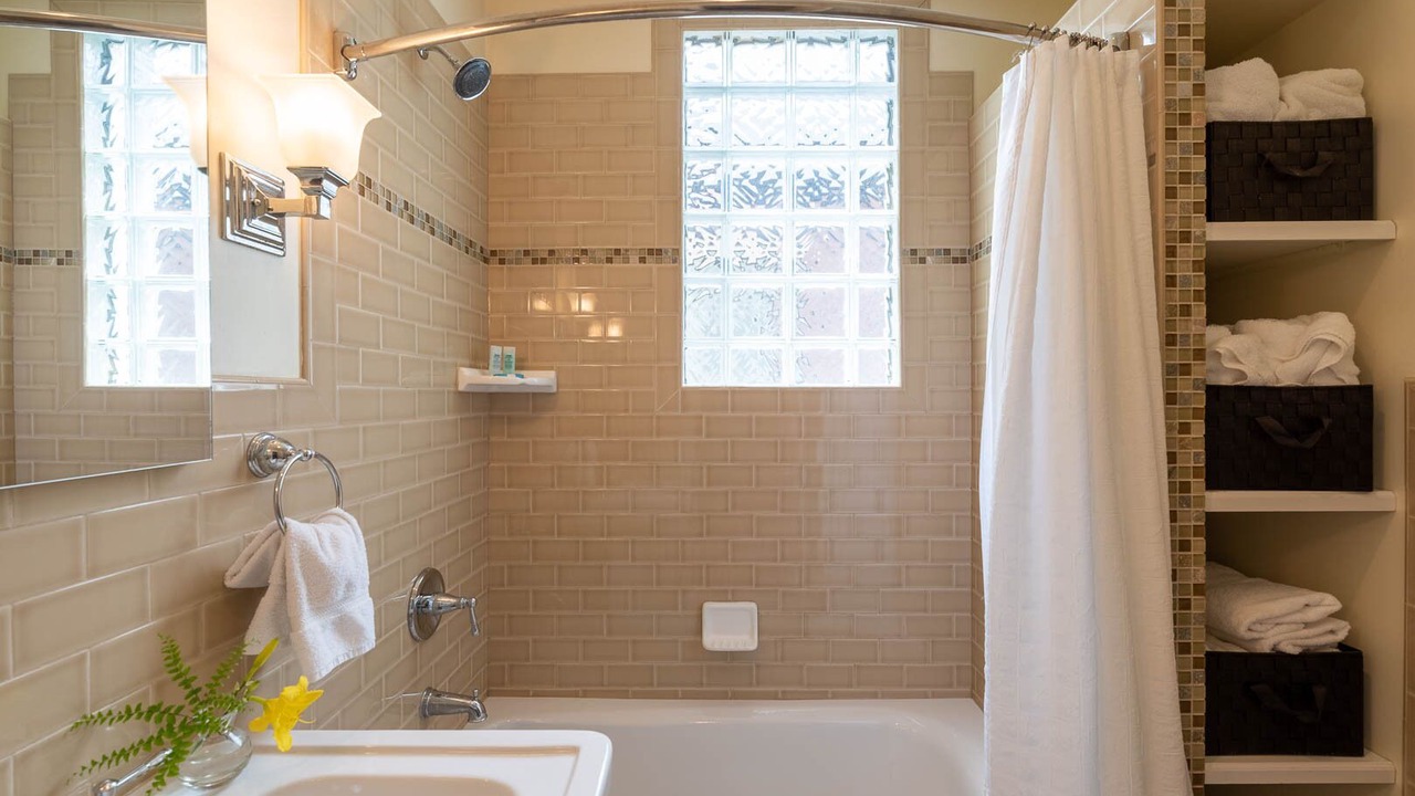 Photo of Bathroom in Roscoe Village