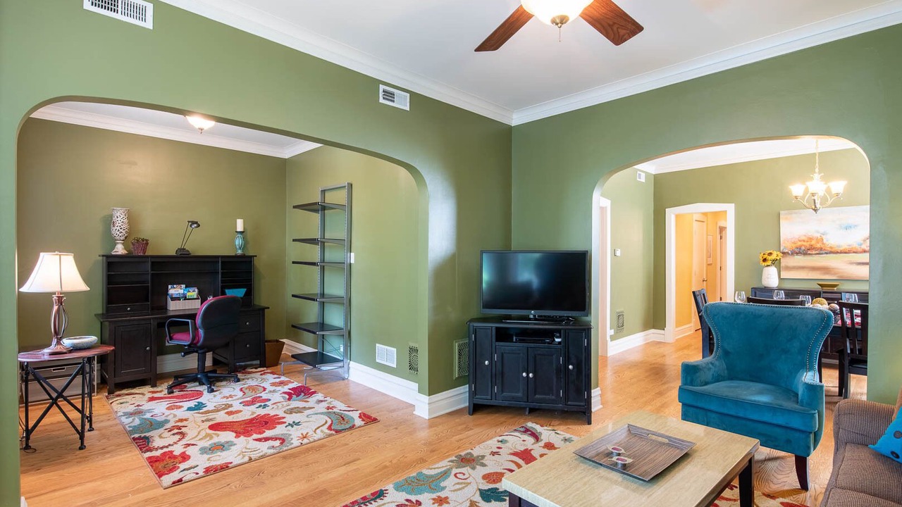 Photo of Livingroom in Roscoe Village