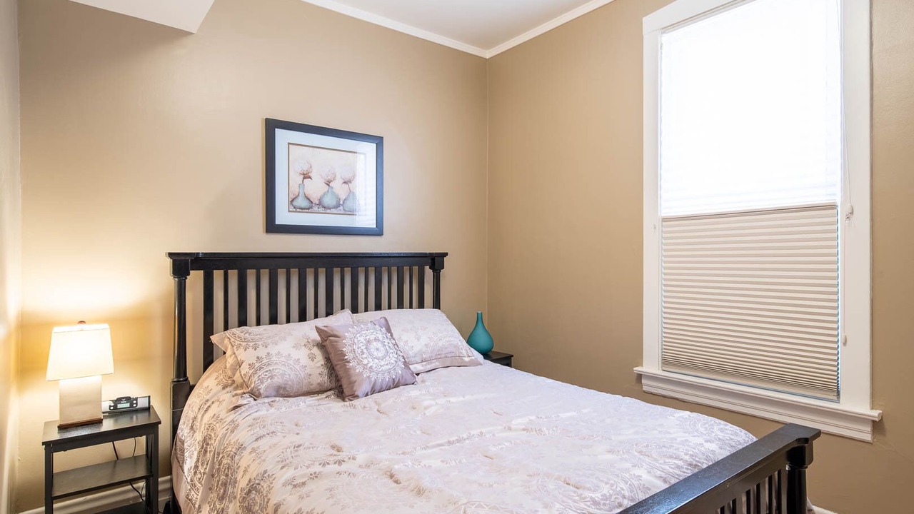 Photo of Bedroom in Roscoe Village