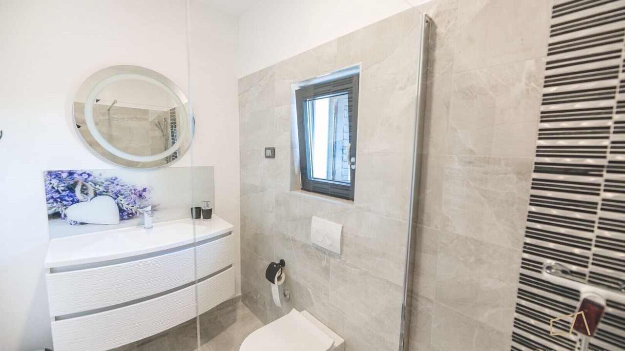 Photo of Bathroom in Kras