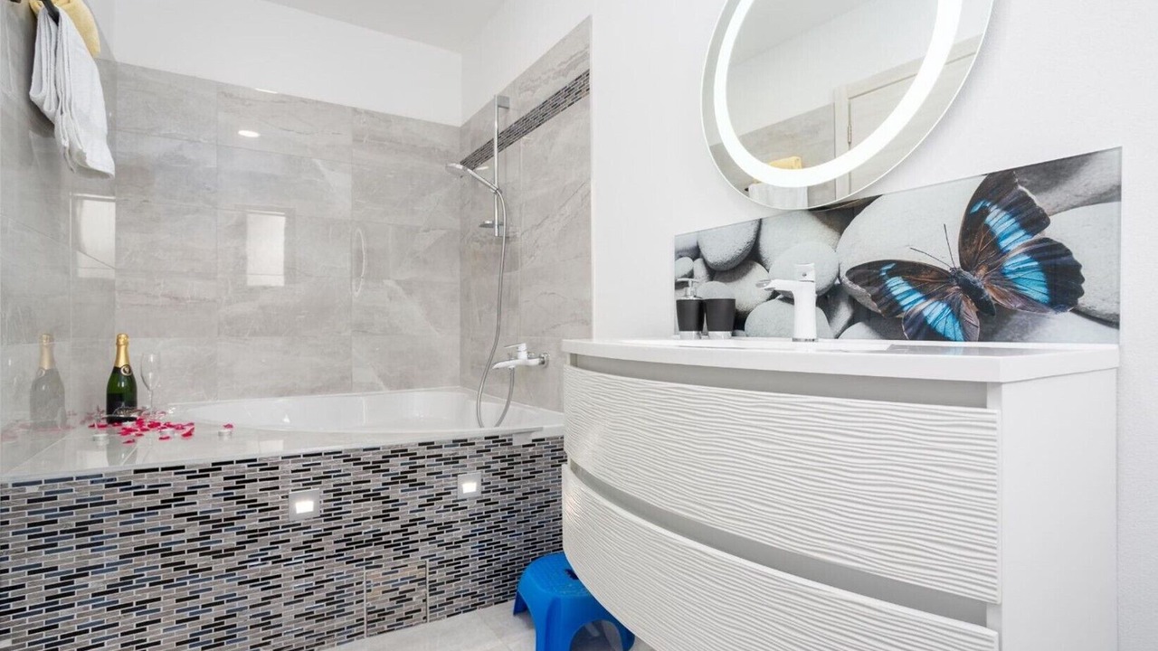 Photo of Bathroom in Kras