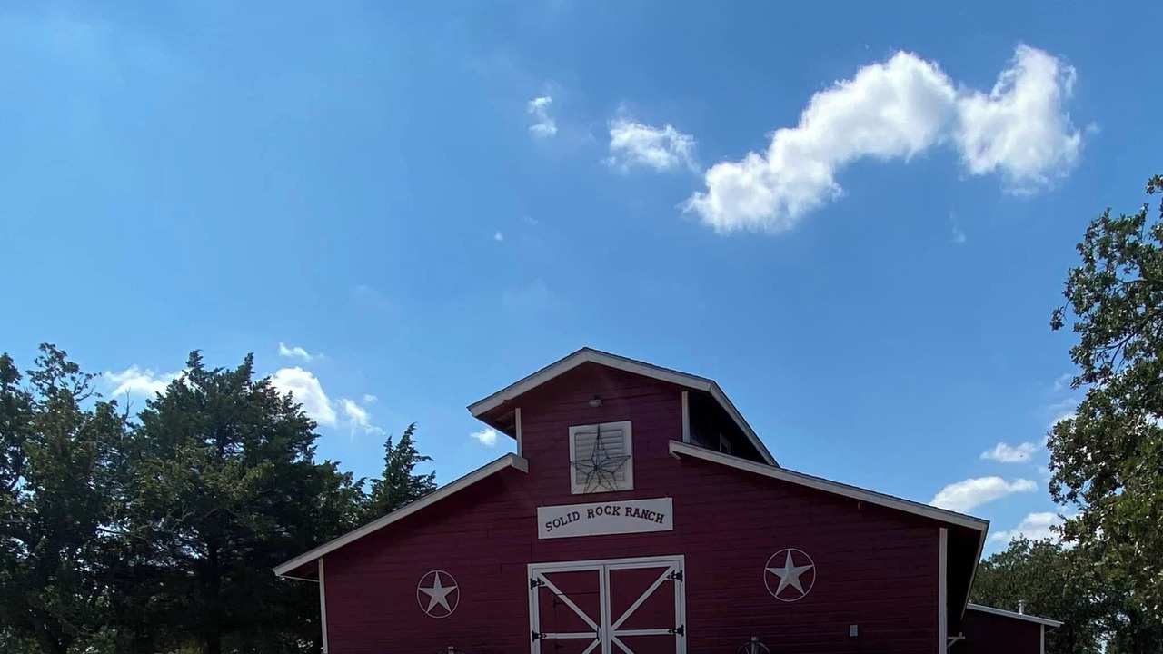 Photo of Outdoor in Carmine