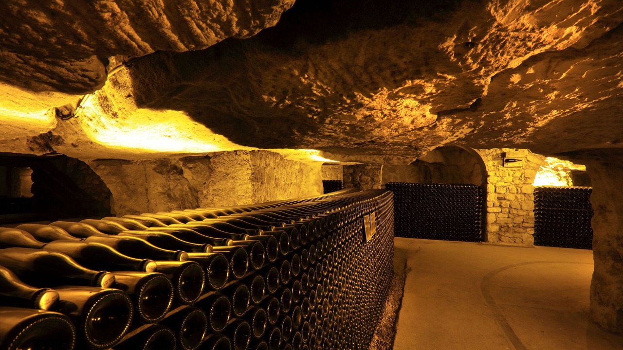 Photo of Others in Courthiezy