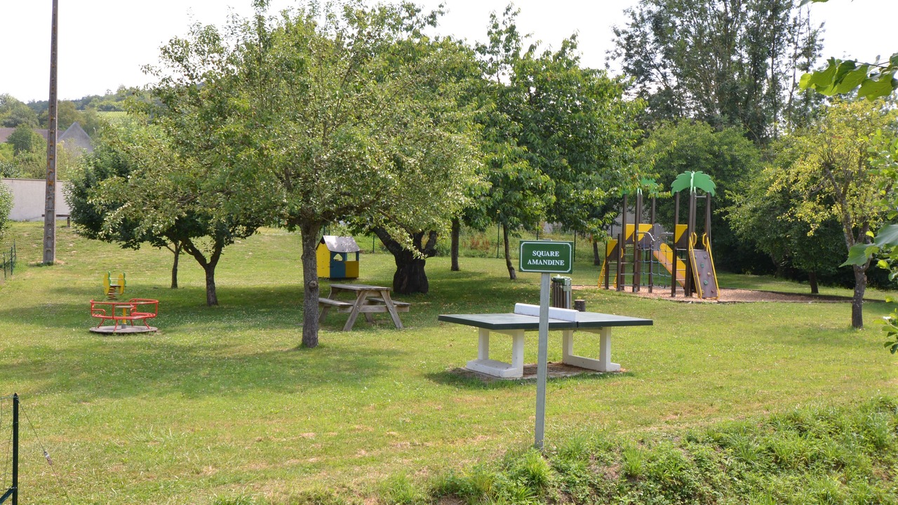 Photo of Others in Courthiezy