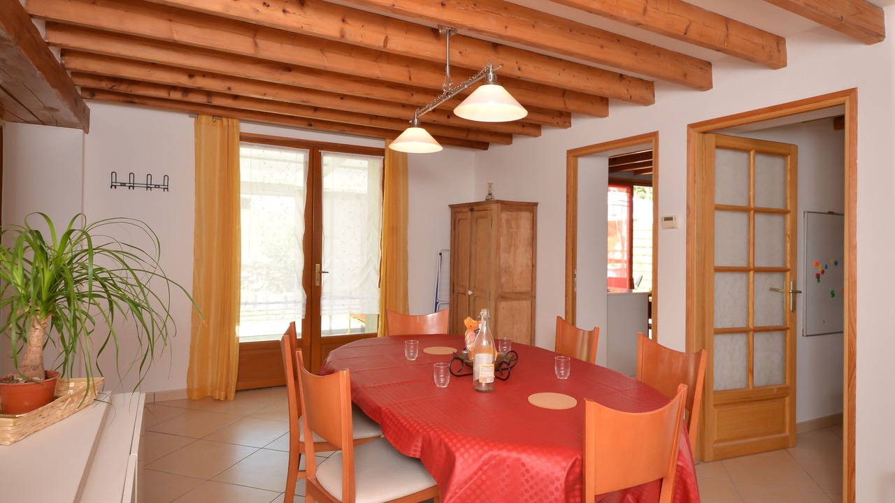 Photo of Others in Courthiezy