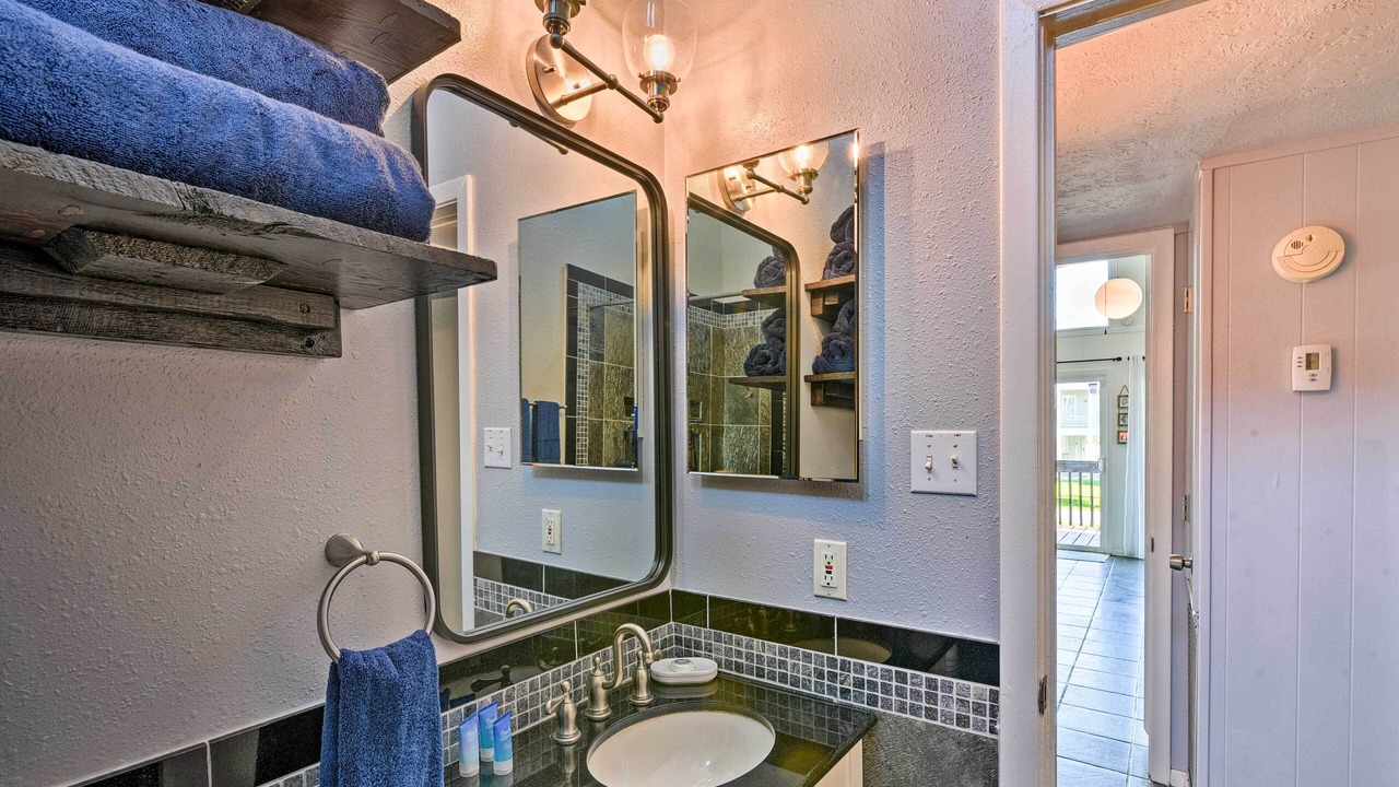 Photo of Bathroom in Pirates Beach