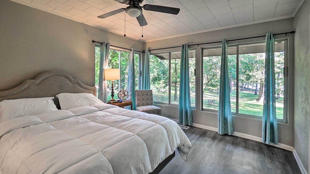 Photo of Bedroom in Avinger