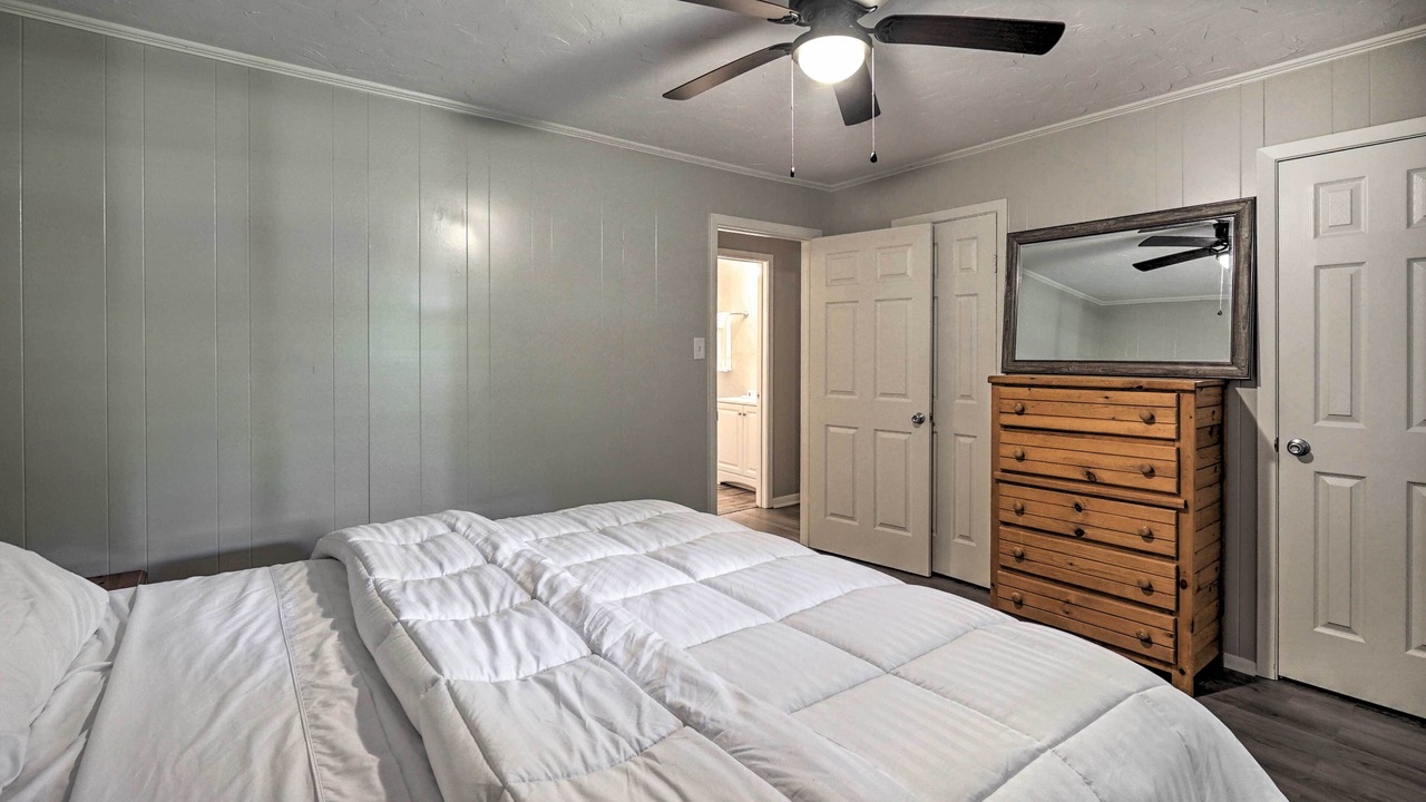 Photo of Bedroom in Avinger