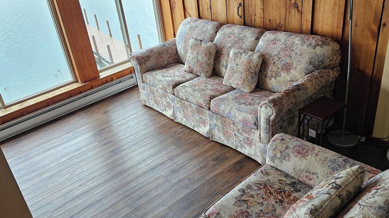 Photo of Livingroom in Alton